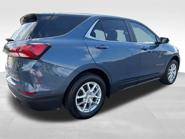 Used 2024 Lakeshore Blue Metallic Chevrolet LT image 7