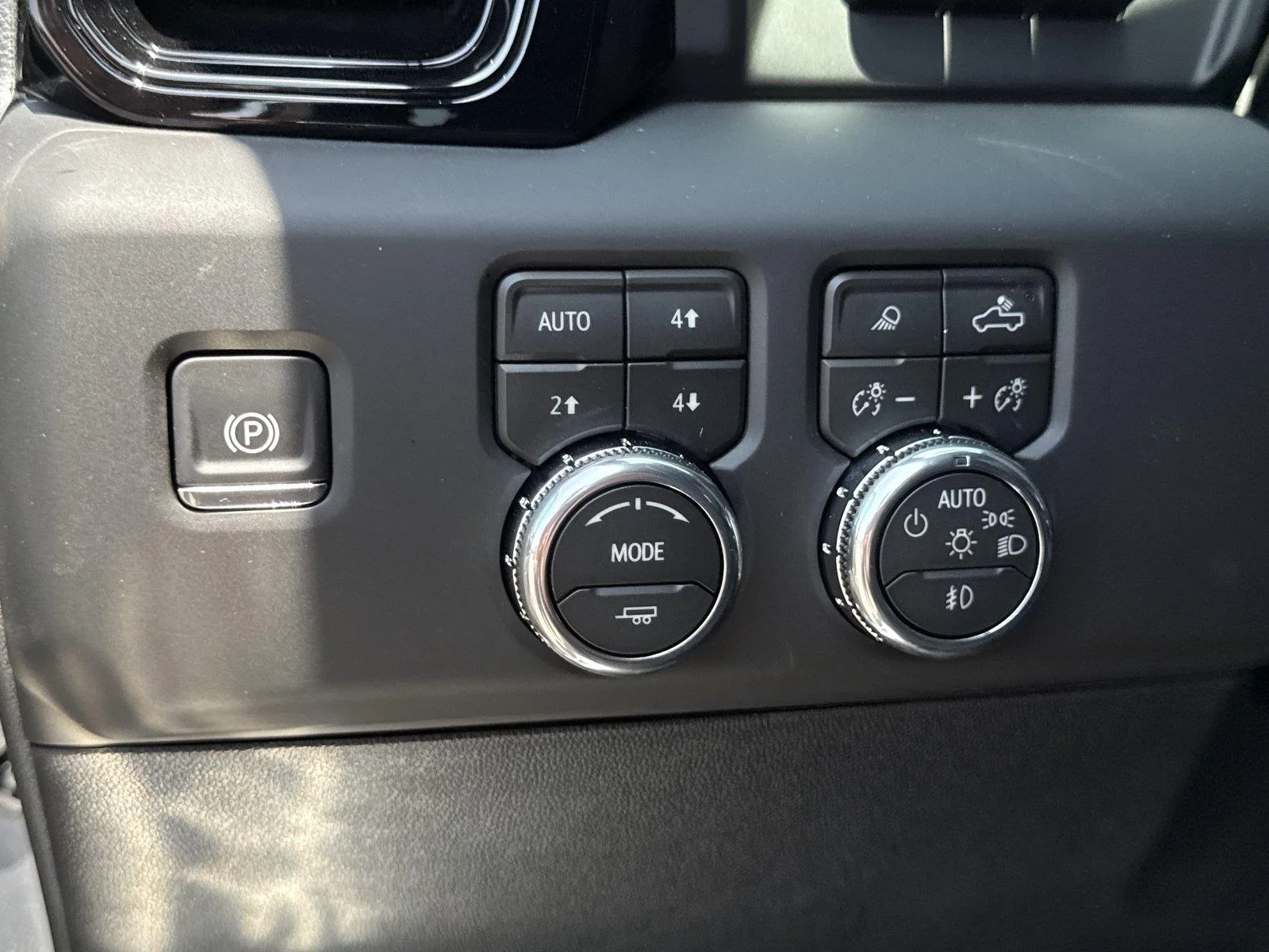 New 2026 Sterling Metallic GMC AT4 image 20