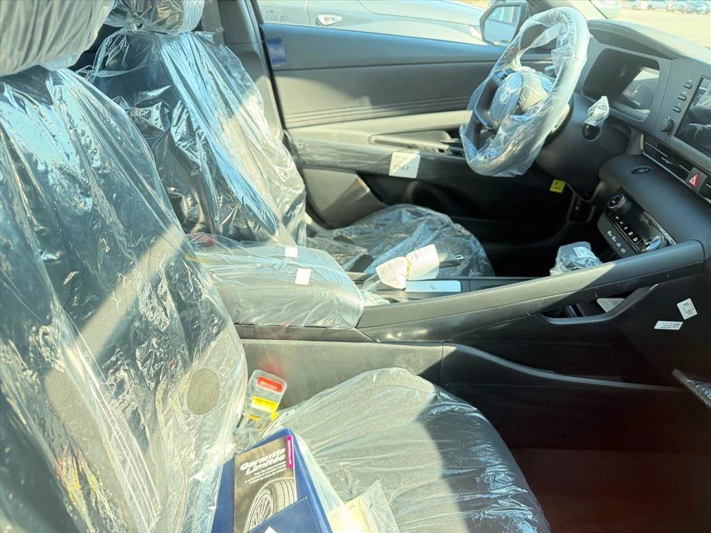 Used 2026 Black Hyundai SEL Sport image 14