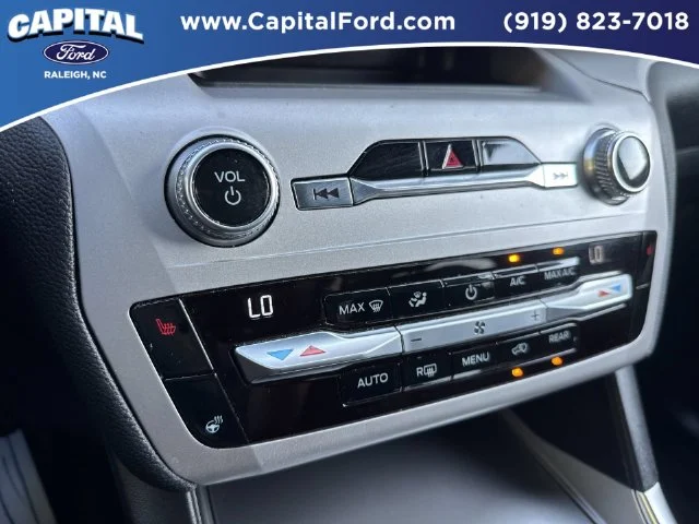 Used 2020 White Ford XLT image 29