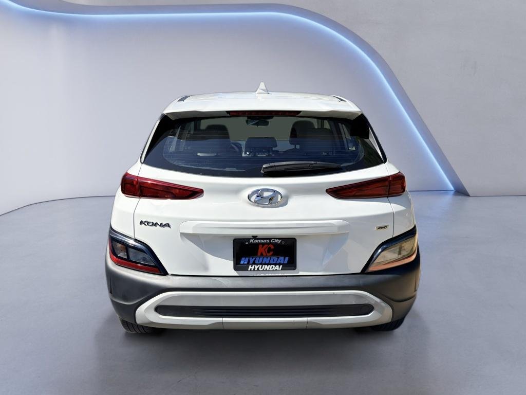 Used 2023 Lunar White Hyundai SE image 4