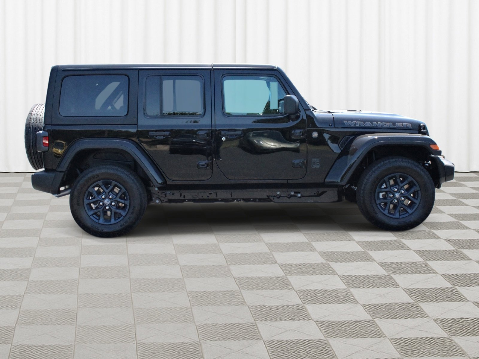New 2026 Black Clear-Coat Exterior Paint Jeep 85th Anniversary image 31