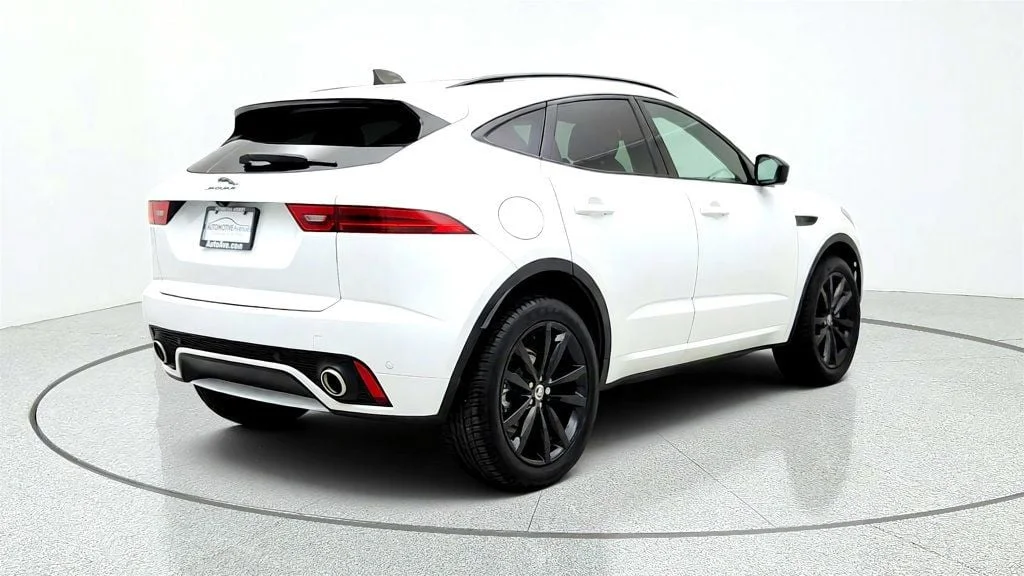 Used 2024 Fuji White Jaguar R-Dynamic SE P250 AWD w/ 20