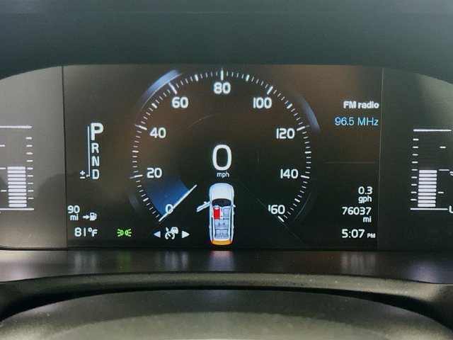 Used 2019 Magic Blue Metallic Volvo Momentum image 12