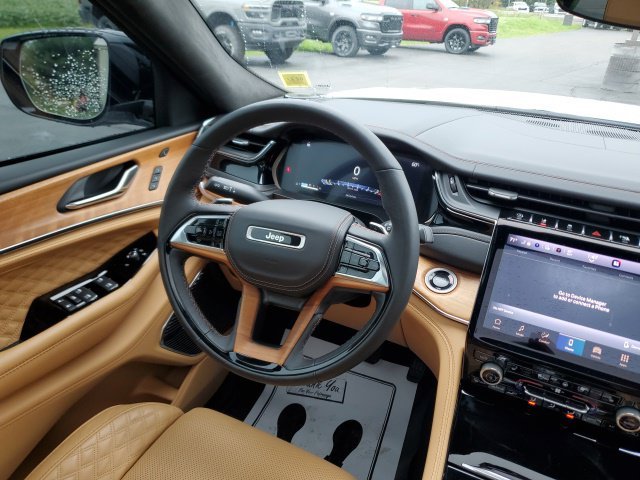 Used 2024 White Jeep Summit Reserve image 18
