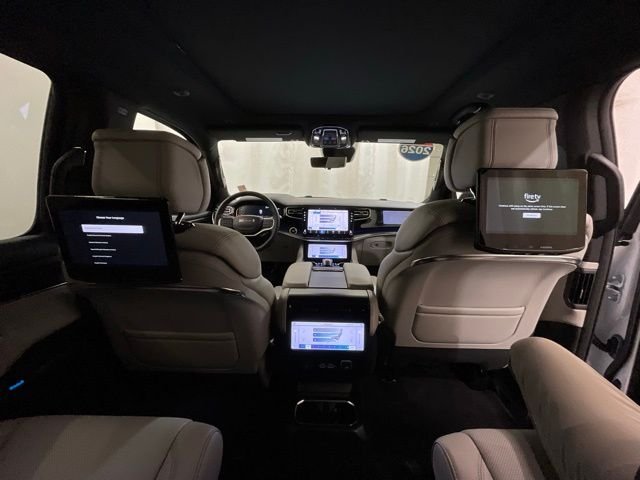 New 2026 Bright White Clear-Coat Exterior Paint Jeep Summit Obsidian image 30