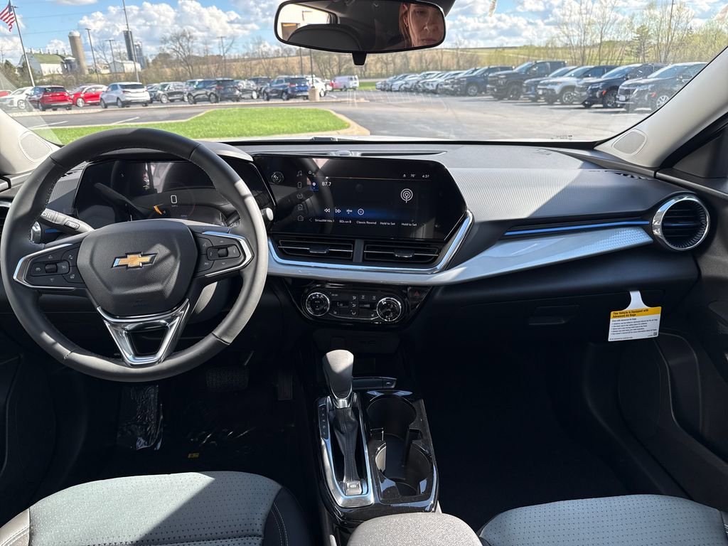 2026 Chevrolet Trax LT - Photo 9