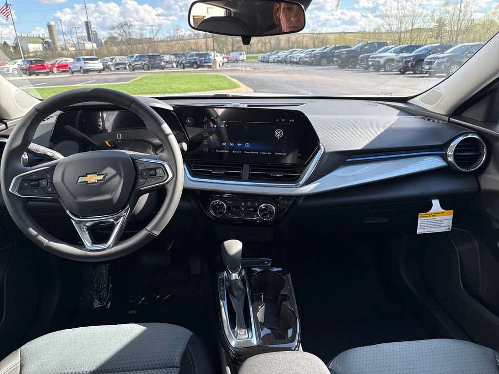 2026 Chevrolet Trax LT - Photo 9