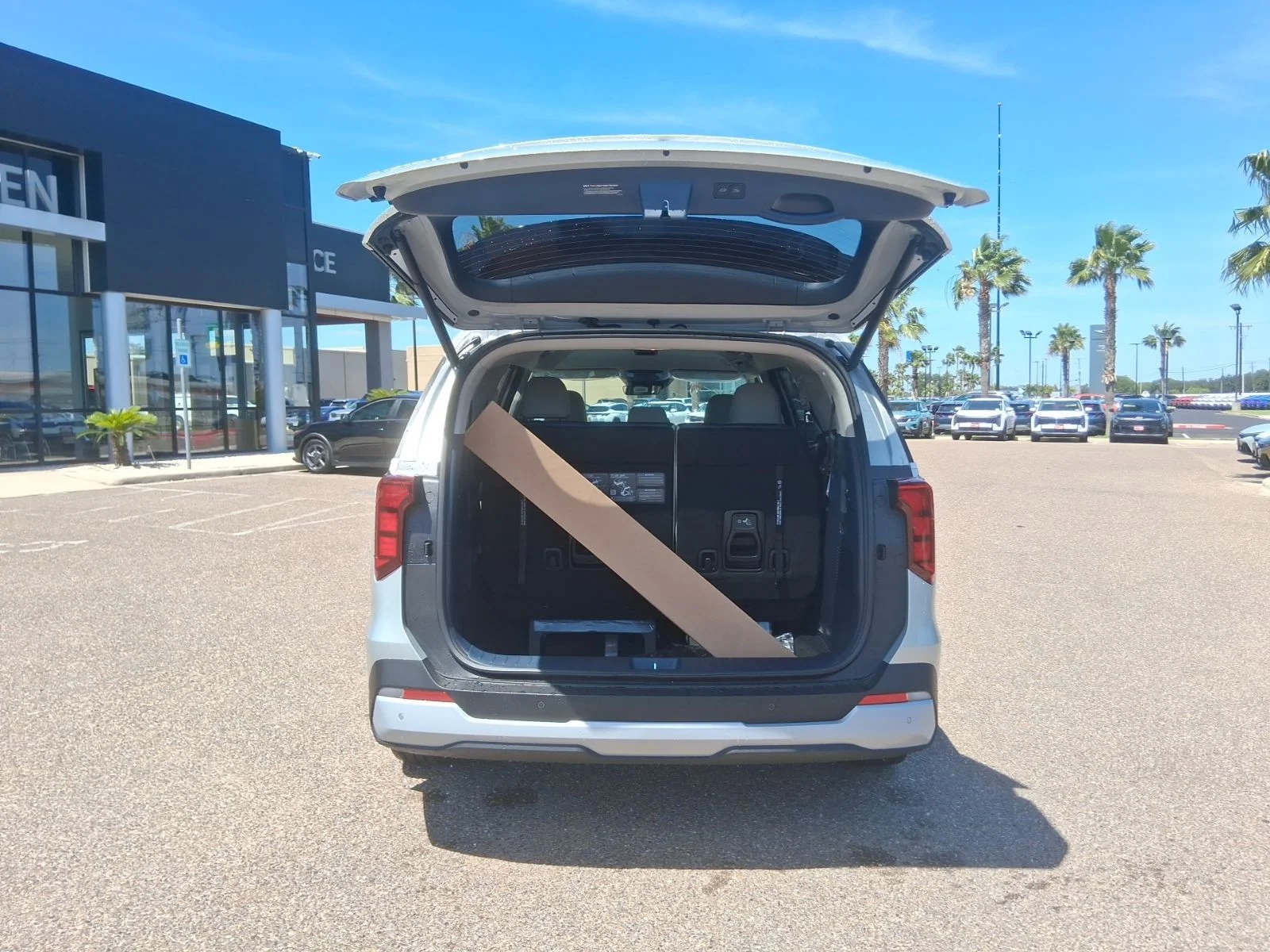 New 2026 White Kia EX image 5