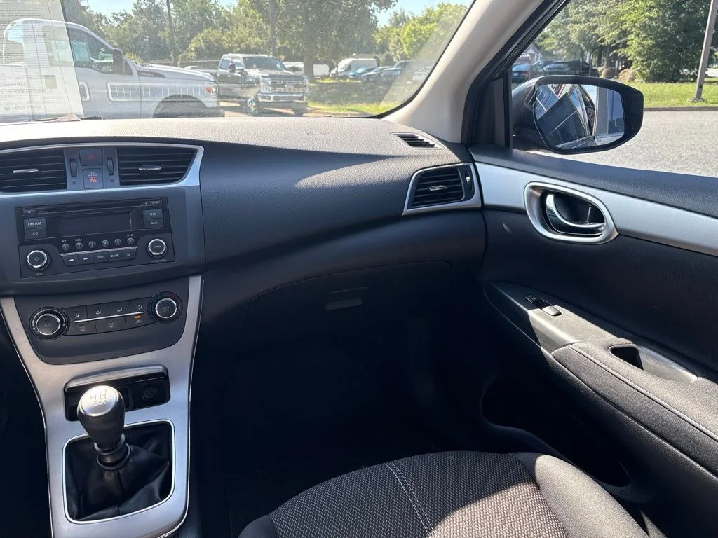 Used 2015 Gray Nissan S image 10