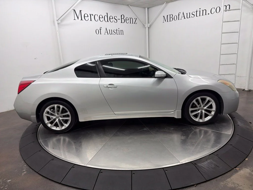 Used 2009 Silver Nissan 3.5 SE image 6