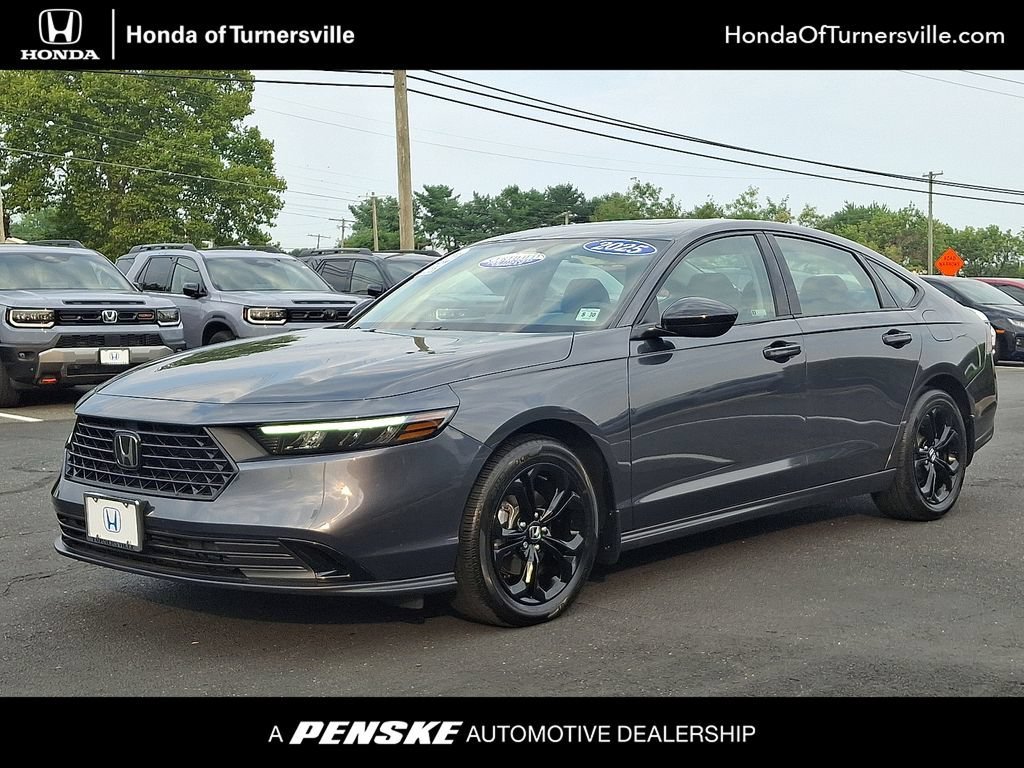 2025 Honda Accord SE - Photo 32