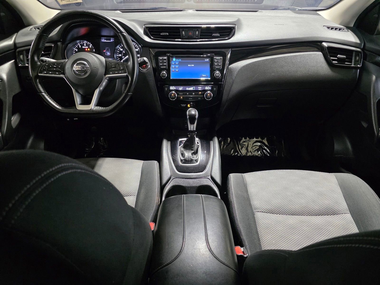 Used 2018  Nissan SV image 18