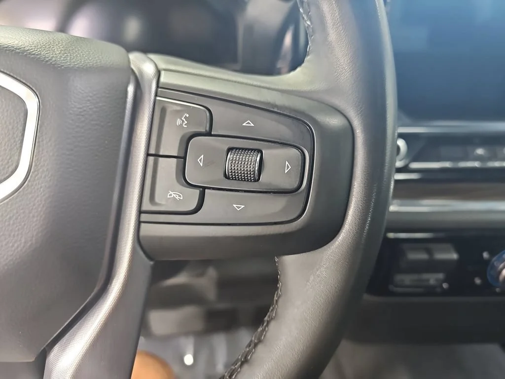 Certified Used 2025 Onyx Black GMC Elevation image 22