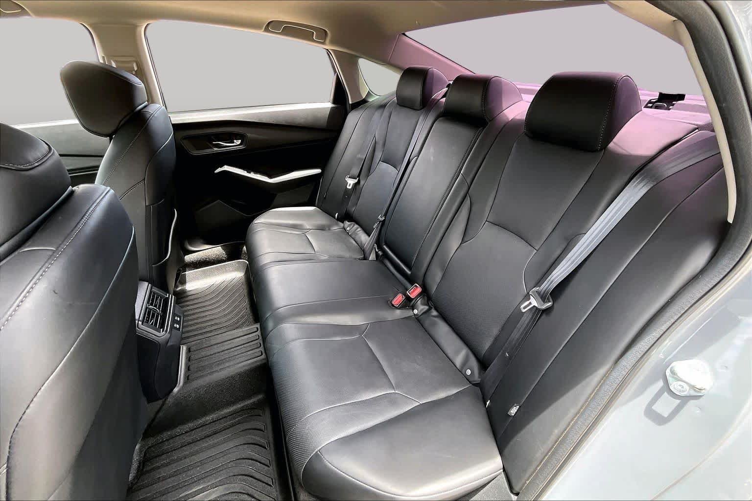 Used 2024 Urban Gray Pearl Honda EX-L image 21