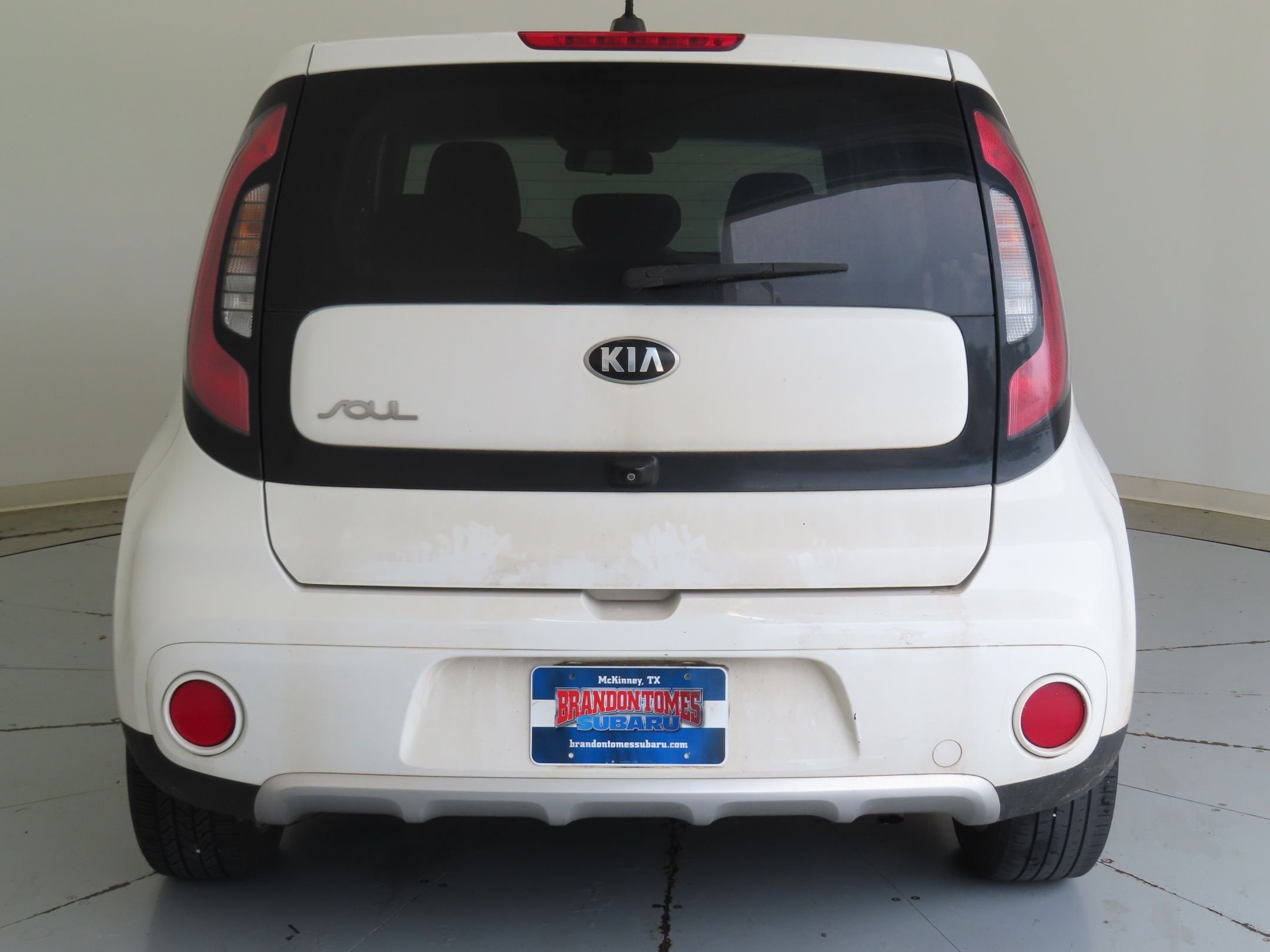 Used 2018 White Kia Plus image 4