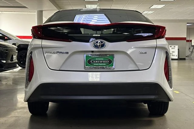 Certified Used 2021 Wind Chill Pearl Toyota  image 5