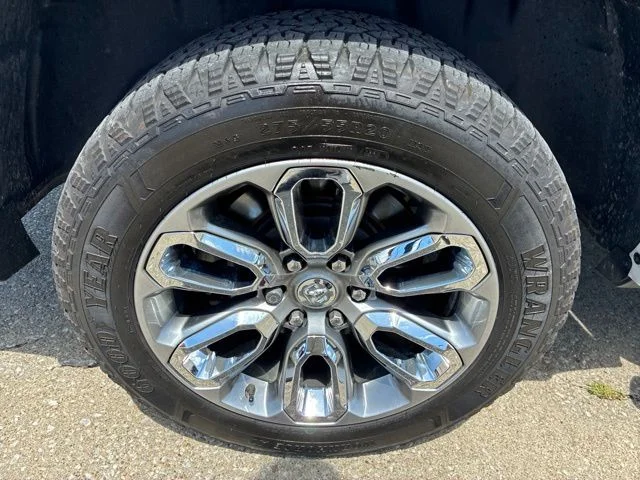 Certified Used 2022 Bright White Clearcoat Ram Laramie image 15