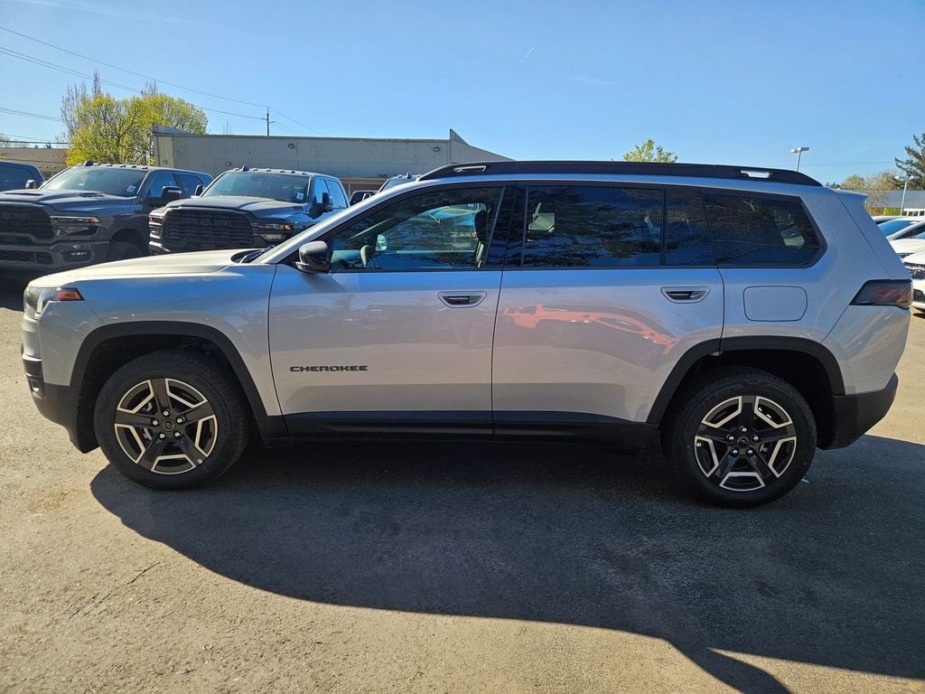 New 2026 Silver Zynith Clearcoat Jeep Laredo image 4