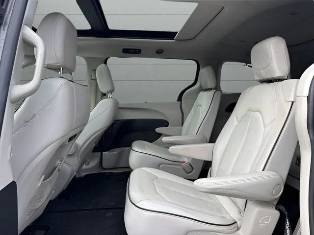 Used 2021 Gray Chrysler Limited image 11