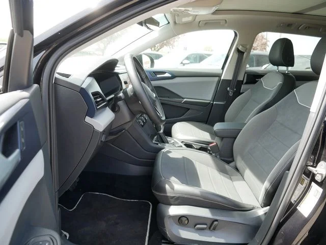Certified Used 2023 Black Volkswagen 1.5T SE image 13