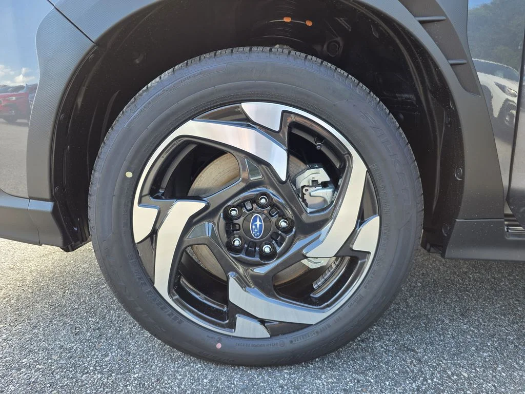 New 2026 MAGNETITE GRAY PEARL Subaru Limited Hybrid image 28