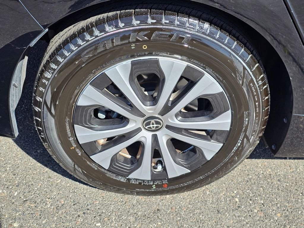Used 2022 Black Toyota XLE image 8