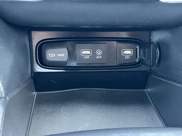 Used 2019 Blue Hyundai SE image 20