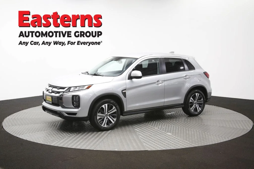 Used 2025 Silver Mitsubishi 2.0 SE image 92