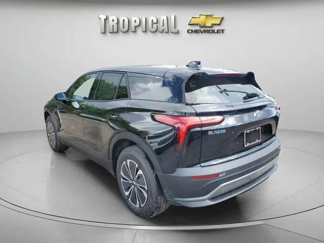 New 2025 Black Chevrolet LT image 3