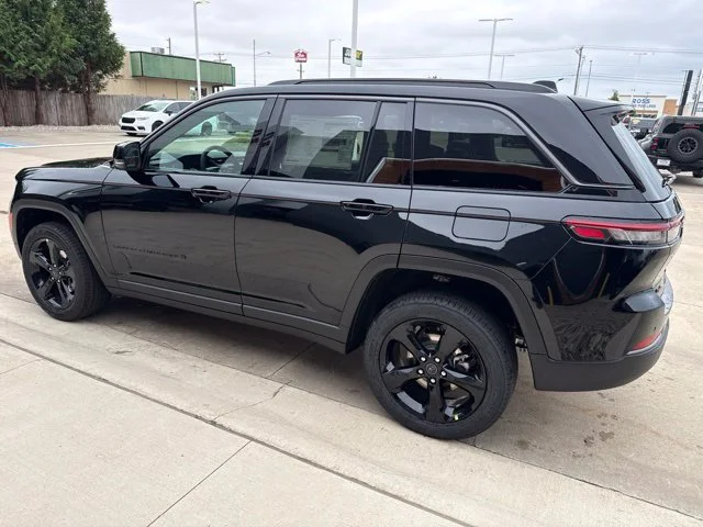 New 2027 Black Jeep Limited image 5