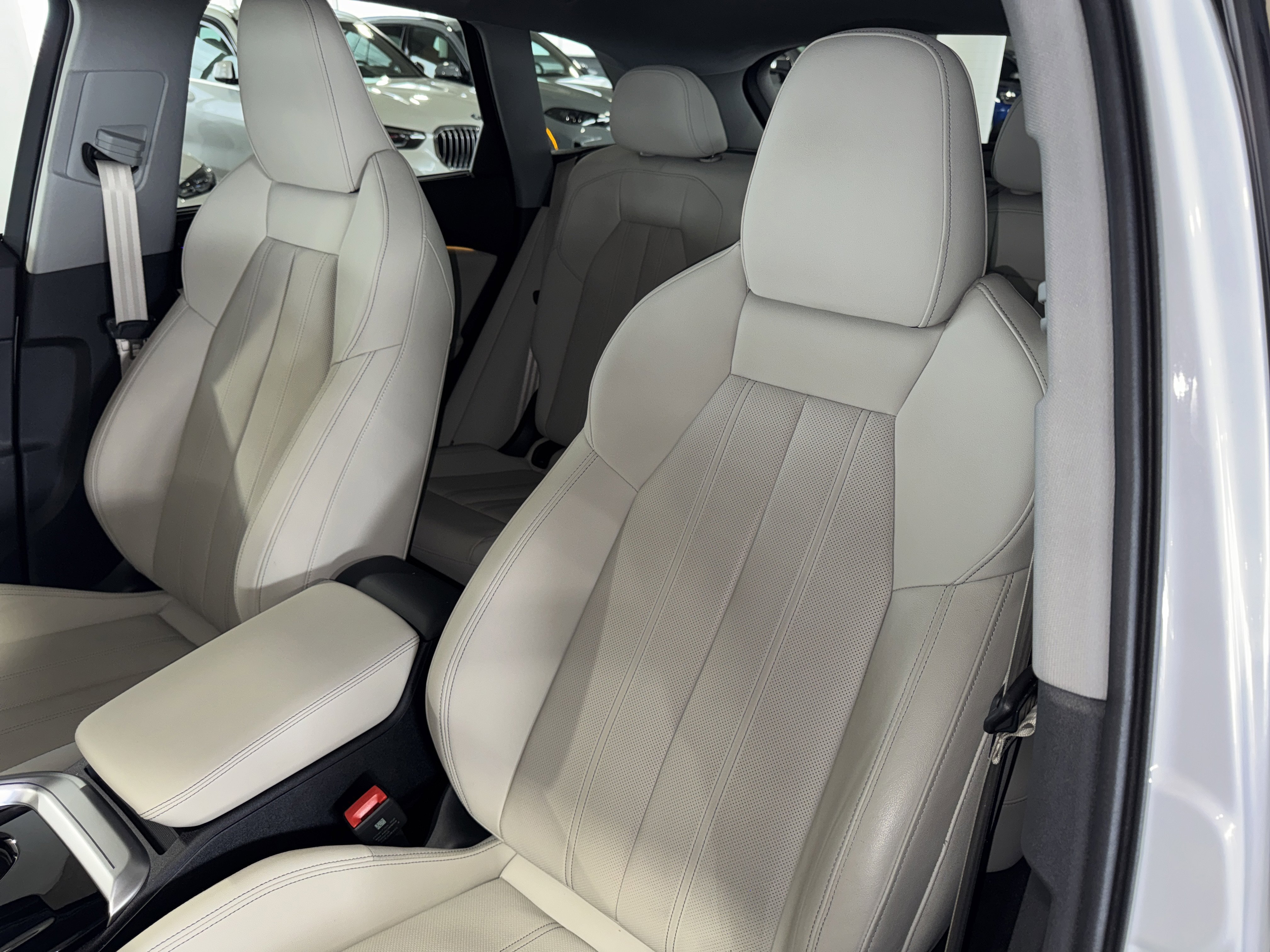 Used 2025 Arkona White Audi Prestige image 33