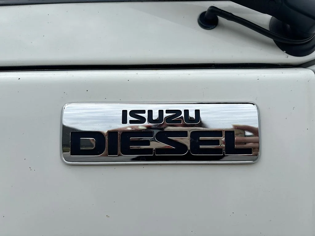 Used 2019 White Isuzu 18