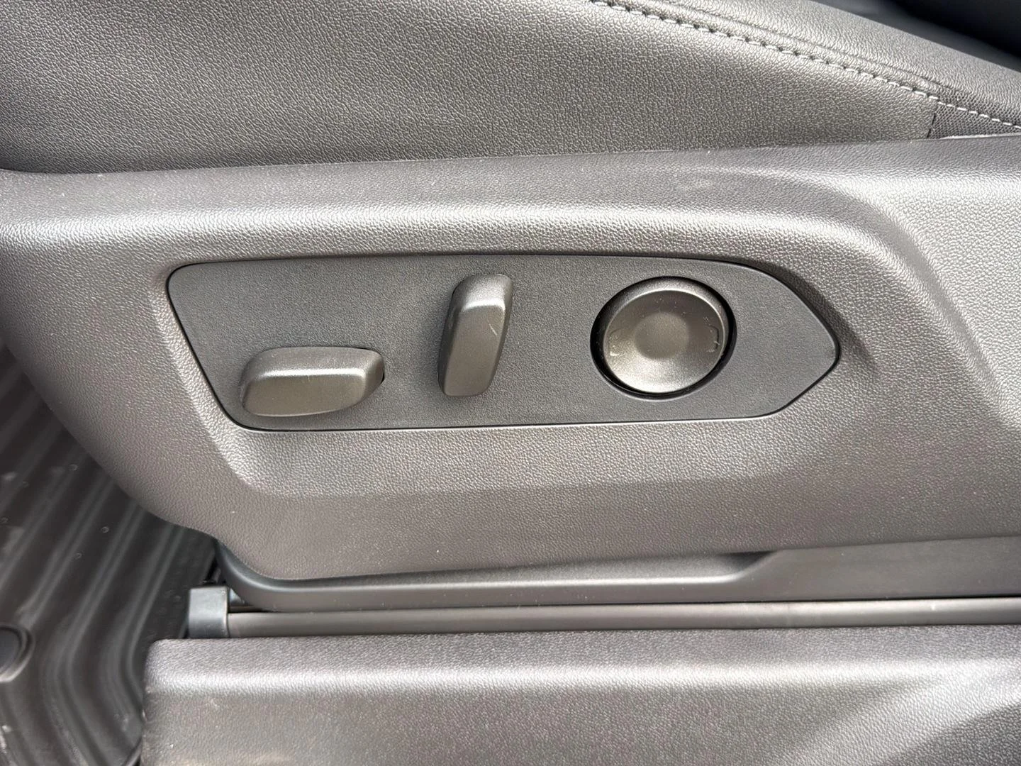 2026 Chevrolet Silverado 1500 LT - Photo 10