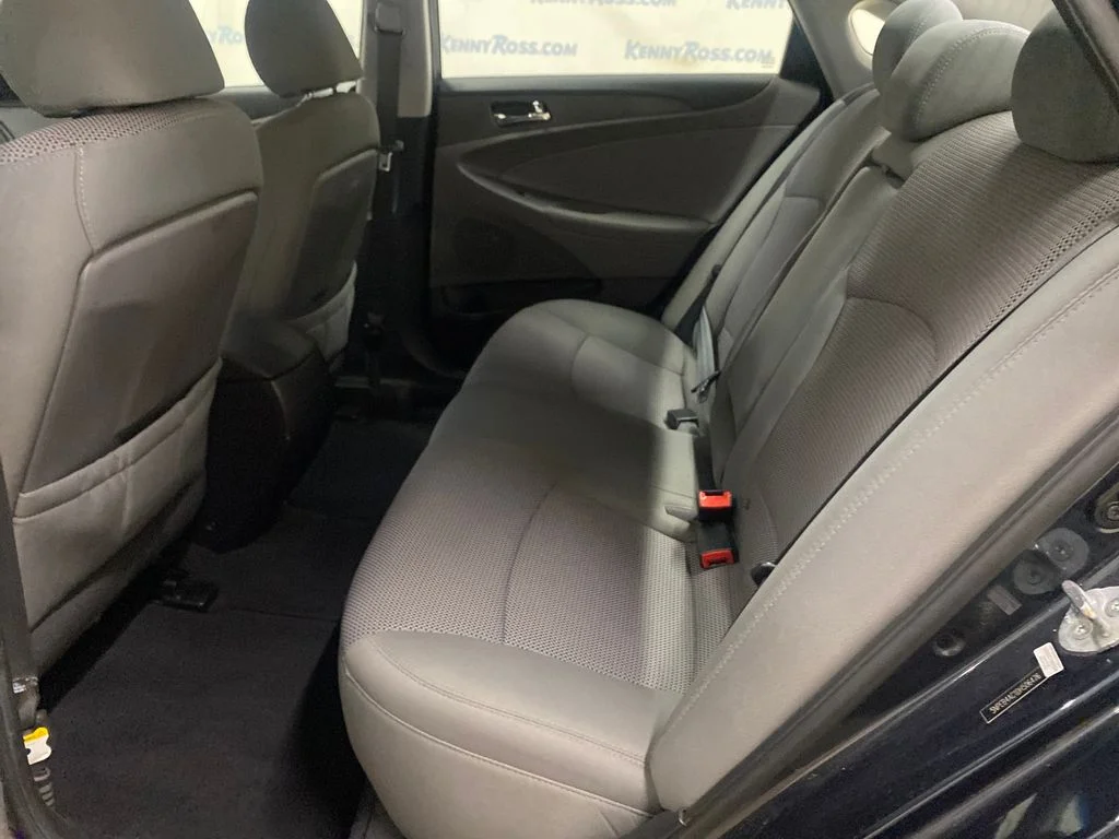 Used 2013 Blue Hyundai GLS image 11