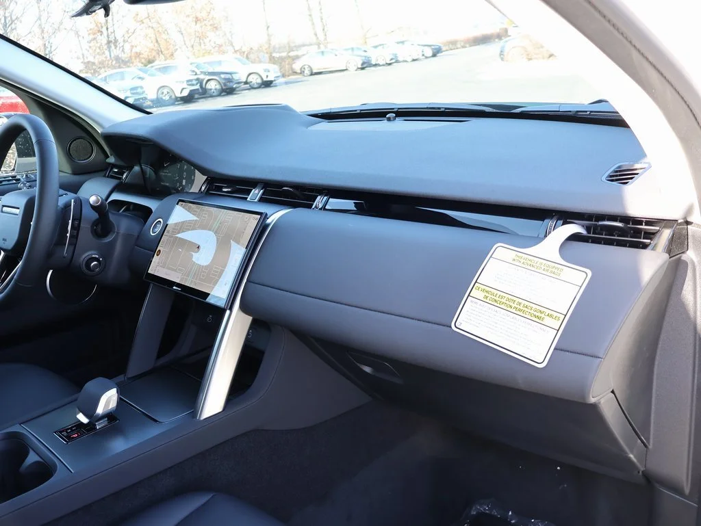 Certified Used 2025 Fuji White Land Rover S image 11
