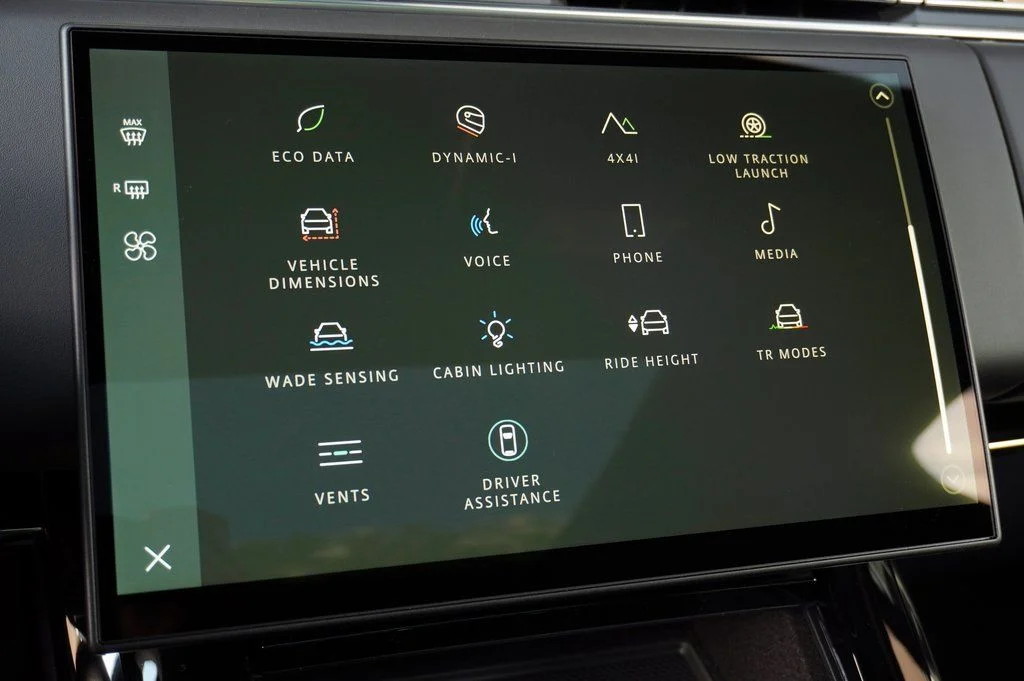 Certified Used 2025 Gray Land Rover Dynamic SE image 21