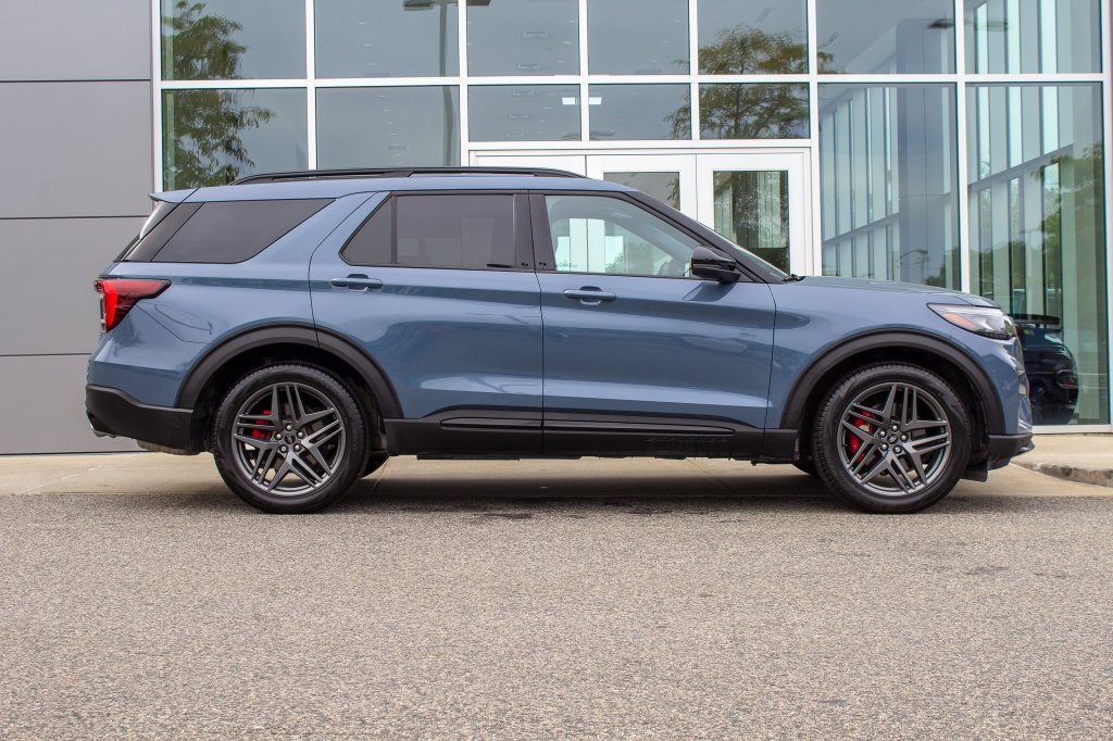 Used 2025 Blue Ford ST image 4
