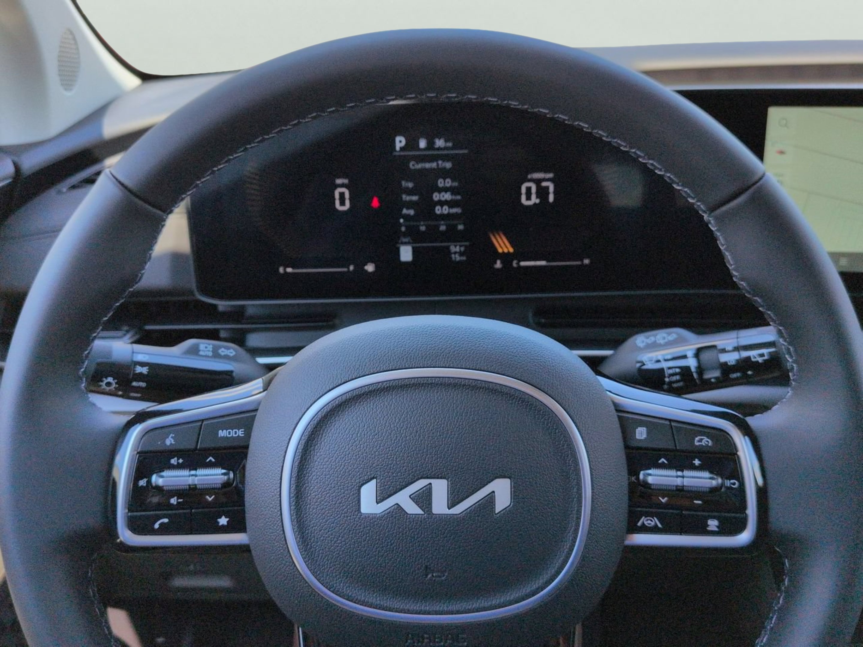 New 2026 Snow White Pearl Kia LXS image 64