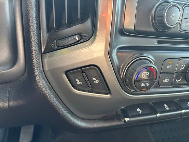 Used 2015 Deep Ocean Blue Chevrolet LT image 16