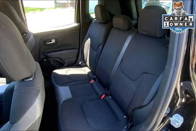 Used 2018 Black Jeep Latitude image 24