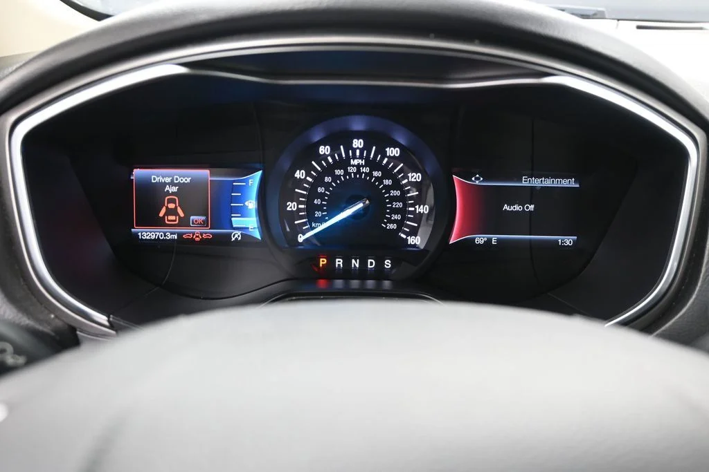 Used 2019 Black Ford SEL image 21
