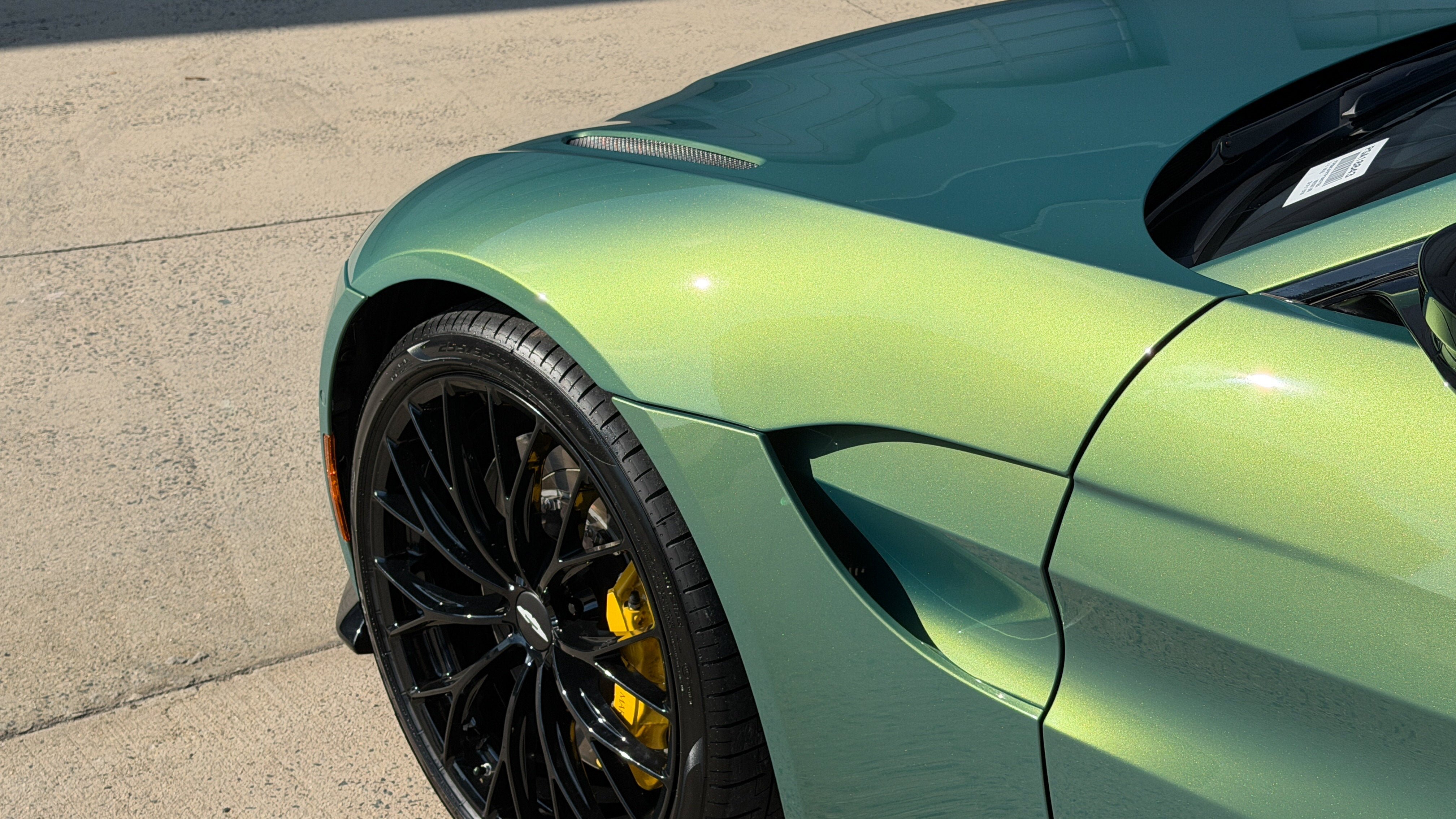 Used 2023 Iridescent Emerald Aston Martin coupe image 9