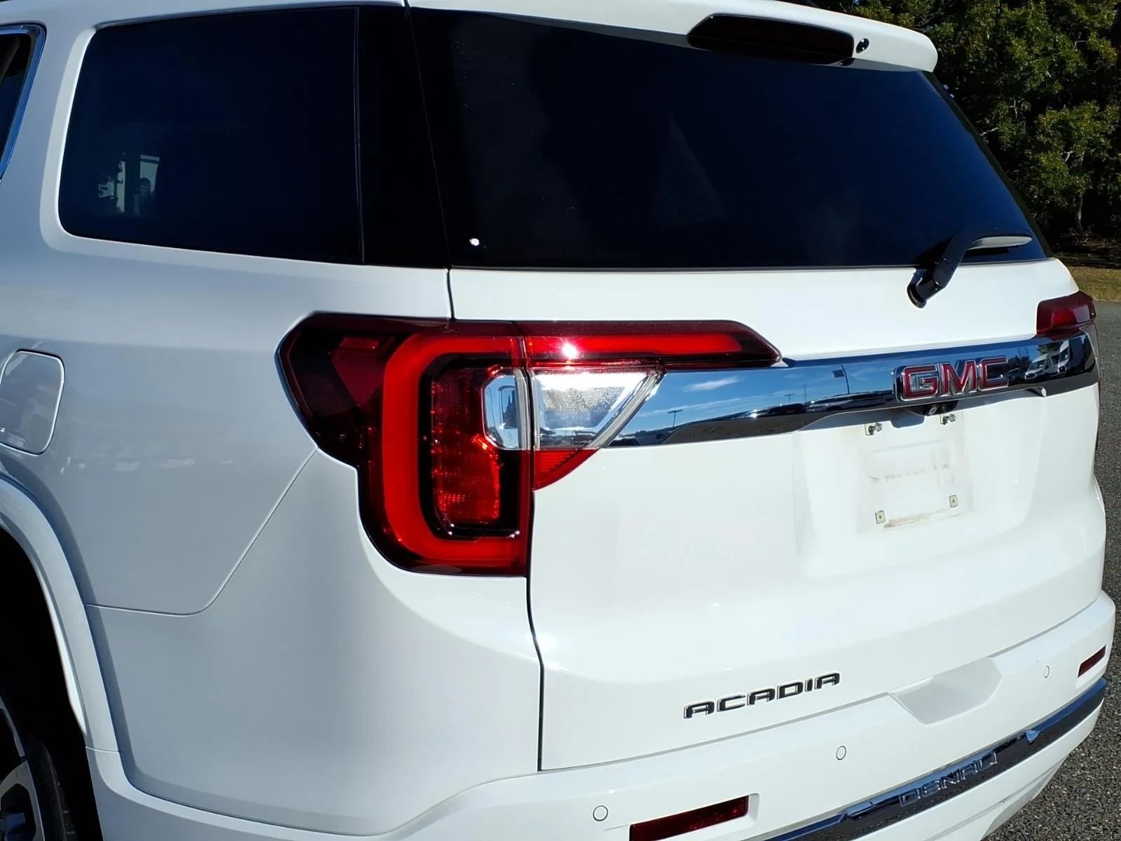 Used 2023 Summit White GMC Denali image 18