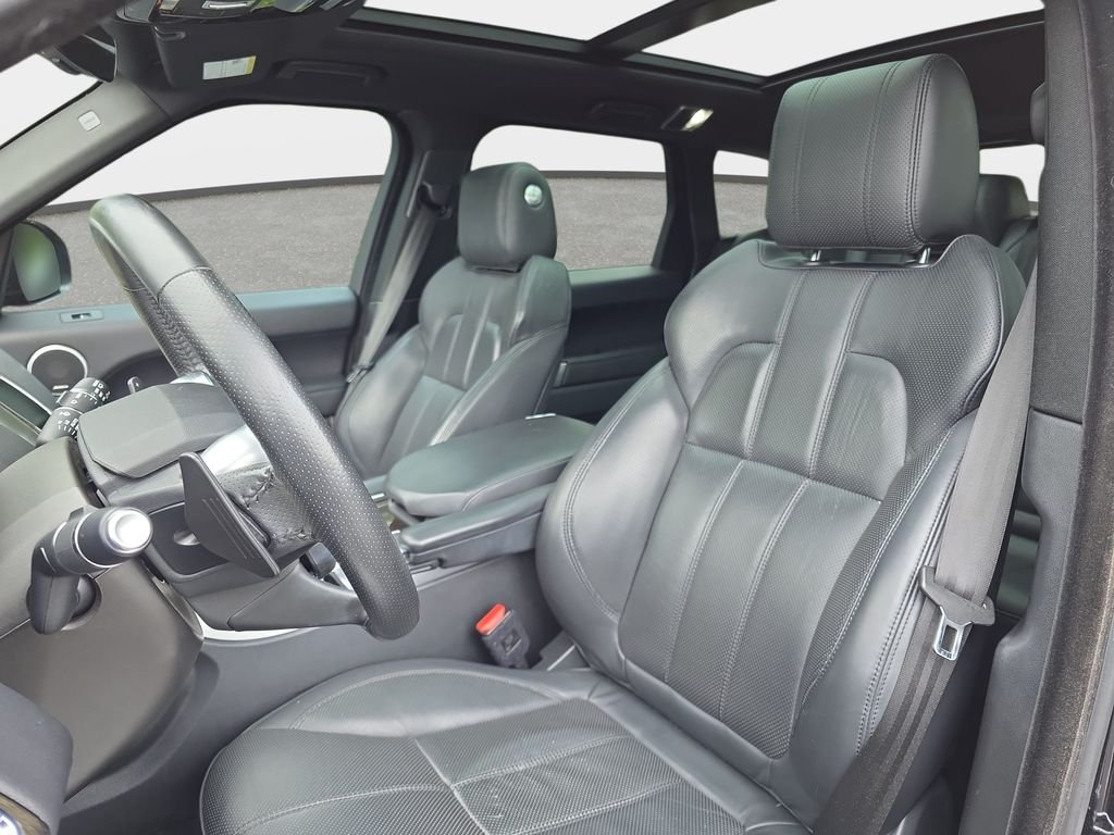 Used 2017 Black Land Rover 5.0L V8 Supercharged image 16