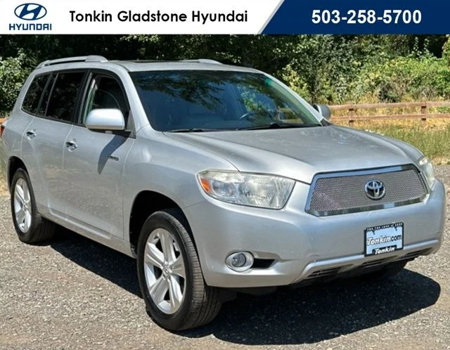 Used 2010 Classic Silver Metallic Toyota Limited image 1