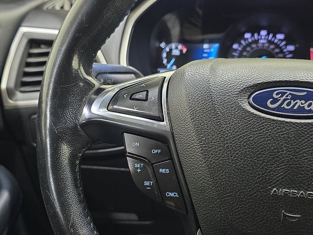 Used 2019 Silver Ford SEL image 18
