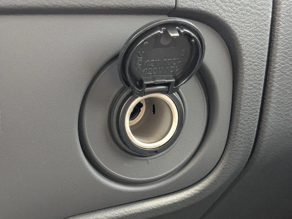 2025 Nissan Frontier SV - Photo 31