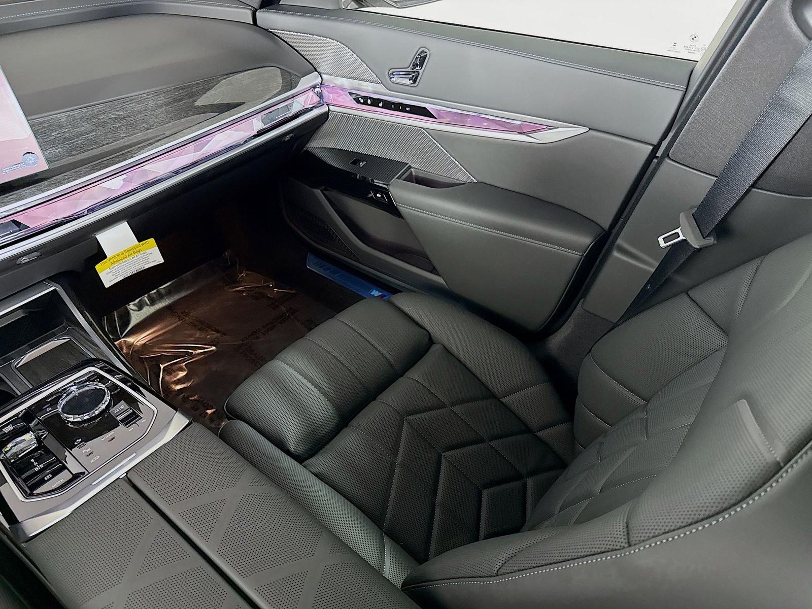 New 2026 Oxide Grey Metallic BMW 760i xDrive image 25