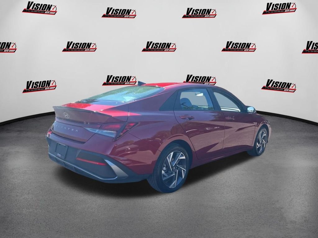 Used 2025 Red Hyundai SEL Sport image 5